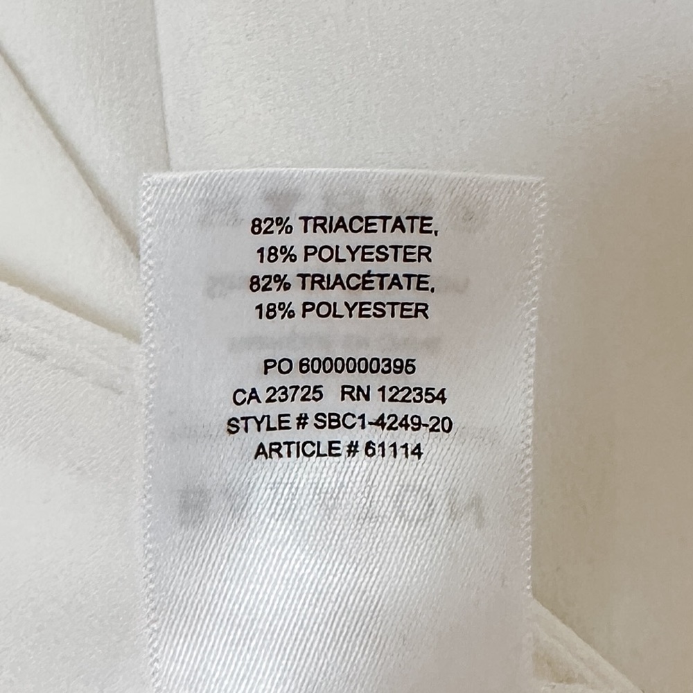 Aritzia Babaton Power Blazer in white, size 2 - Picture 7 of 7